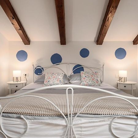 Relax In 2 Bedroom App In Old Town W/Ac And Wifi Rovinj Exteriér fotografie