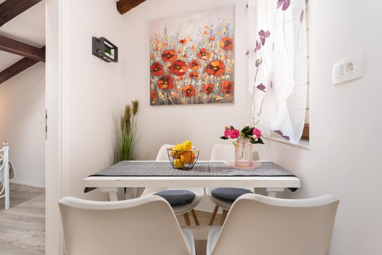 Relax In 2 Bedroom App In Old Town W/Ac And Wifi Rovinj Exteriér fotografie